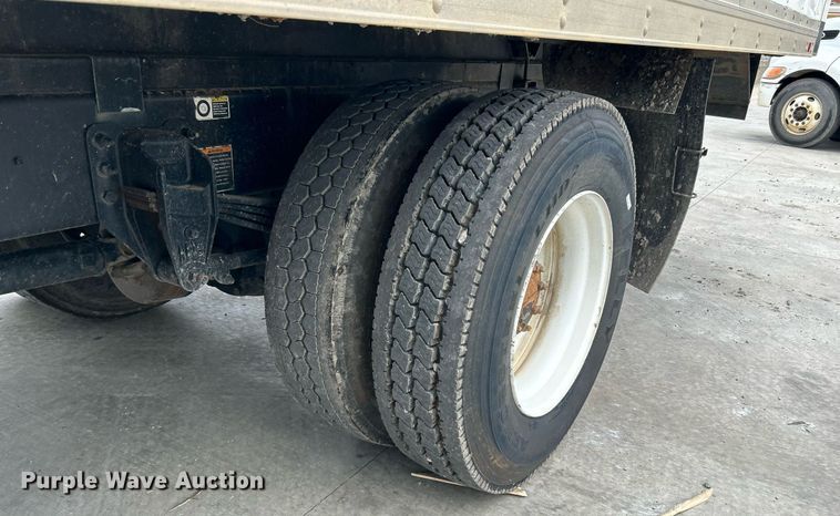 image for item DJ6336 2016 Peterbilt 330  box truck