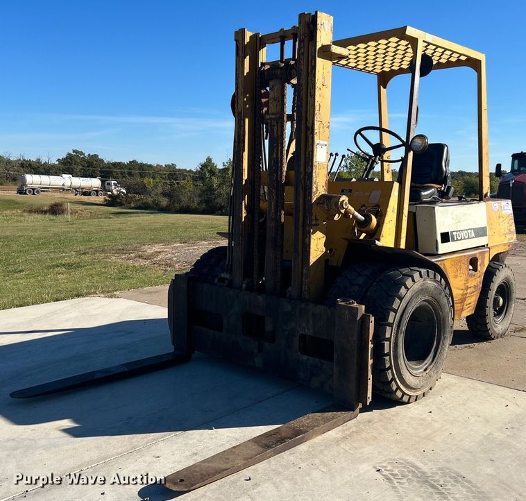 image for item DJ6354 Toyota 2FG35  forklift