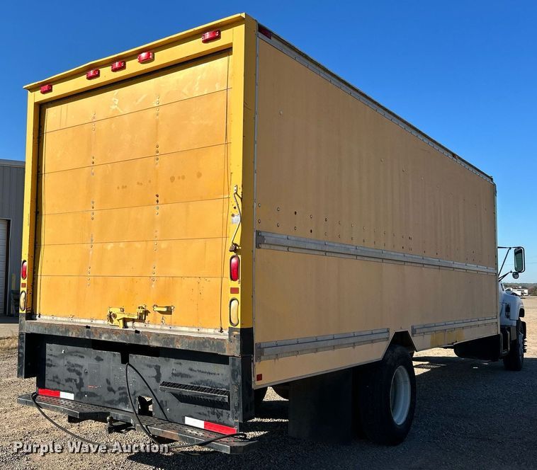 image for item DJ6381 1999 GMC C6500  box truck