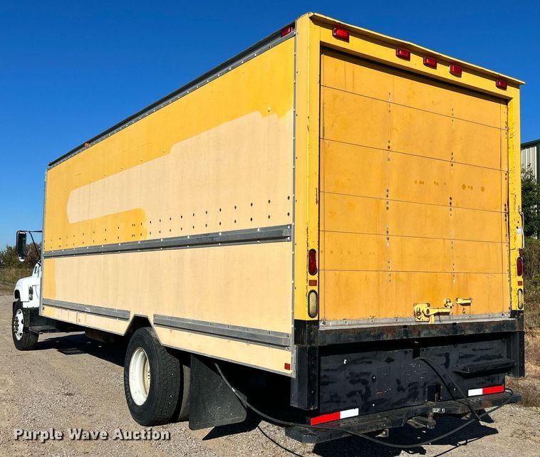 image for item DJ6381 1999 GMC C6500  box truck