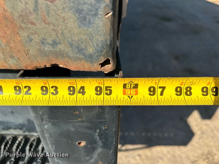 image for item DJ6381 1999 GMC C6500  box truck