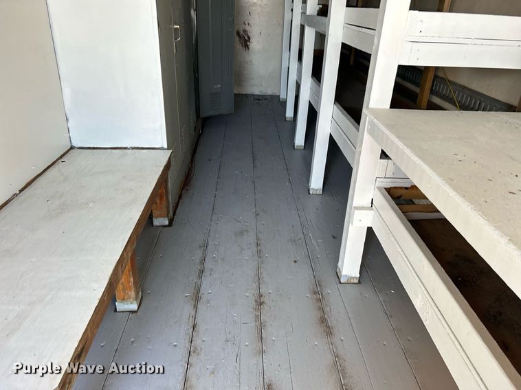 image for item DJ6381 1999 GMC C6500  box truck