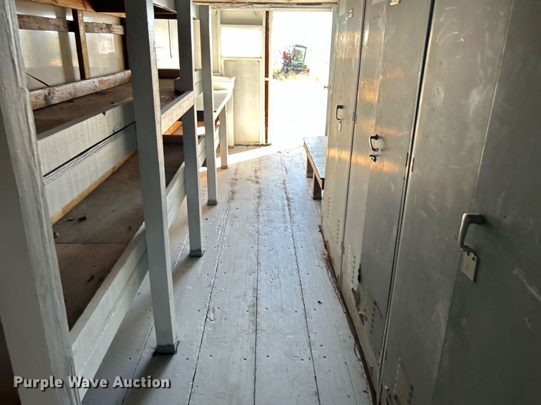 image for item DJ6381 1999 GMC C6500  box truck