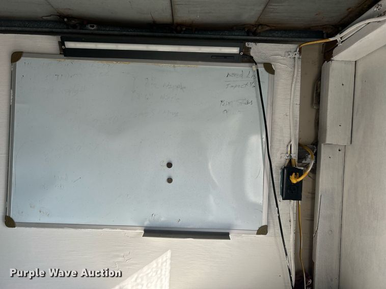 image for item DJ6381 1999 GMC C6500  box truck