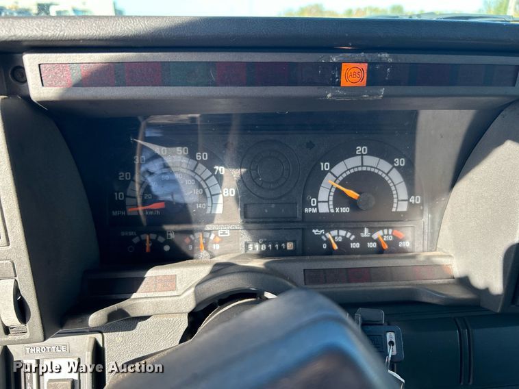 image for item DJ6381 1999 GMC C6500  box truck