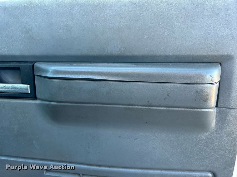 image for item DJ6381 1999 GMC C6500  box truck