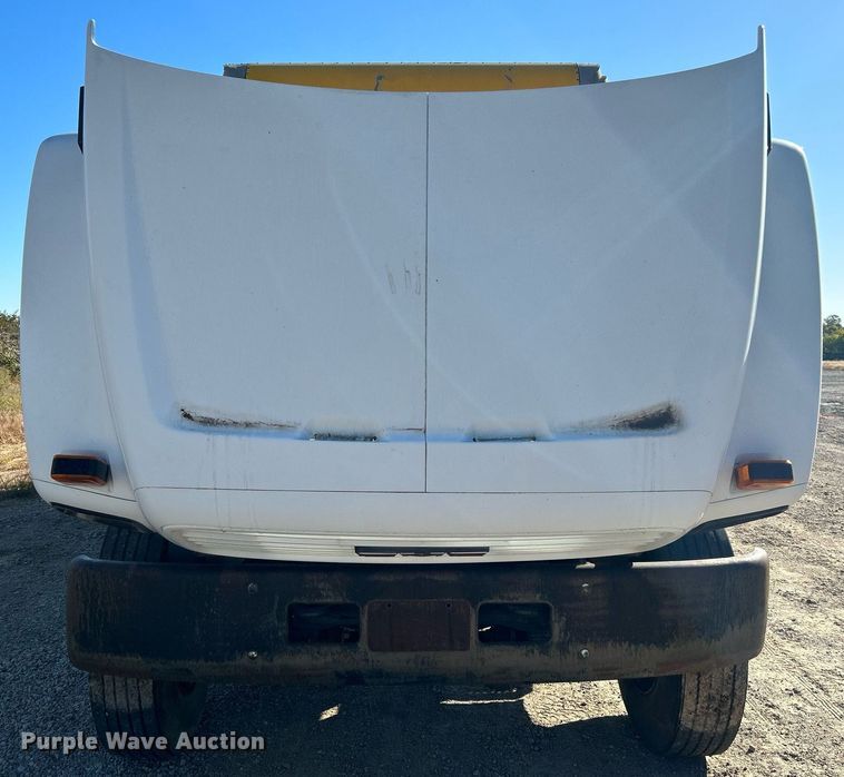 image for item DJ6381 1999 GMC C6500  box truck