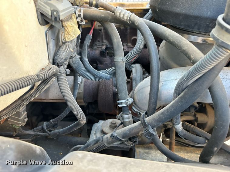 image for item DJ6381 1999 GMC C6500  box truck