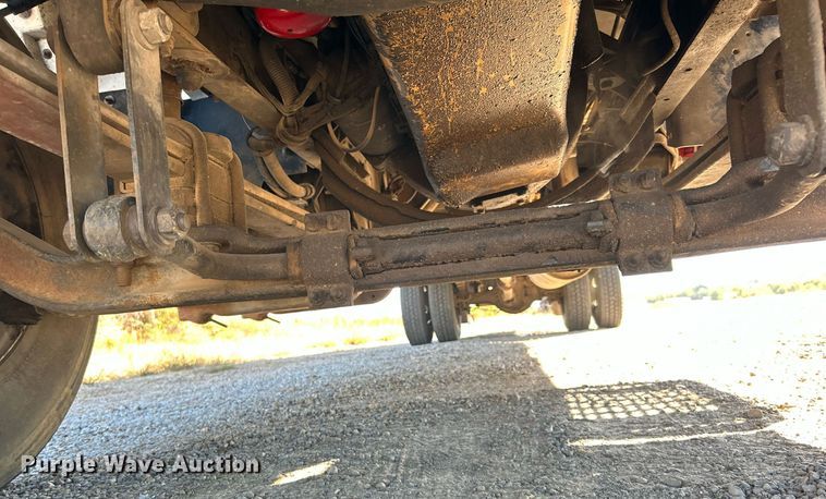 image for item DJ6381 1999 GMC C6500  box truck