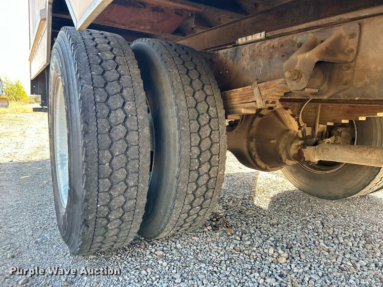 image for item DJ6381 1999 GMC C6500  box truck