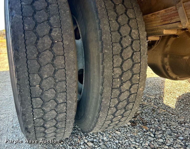 image for item DJ6381 1999 GMC C6500  box truck