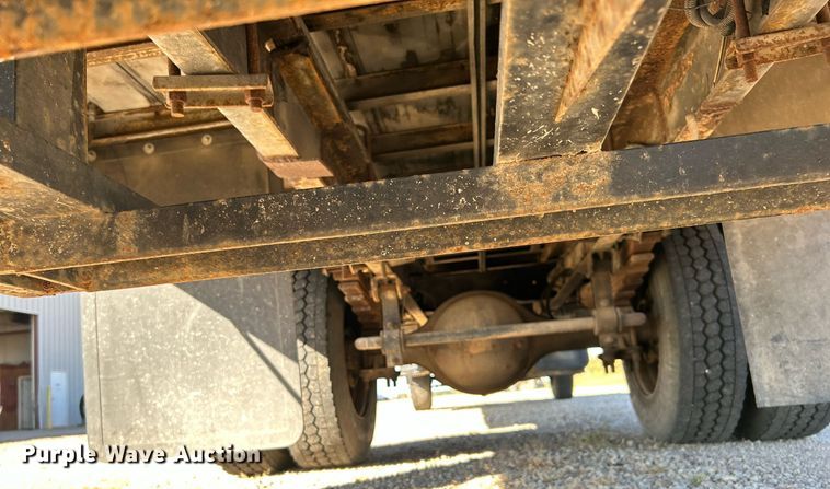 image for item DJ6381 1999 GMC C6500  box truck