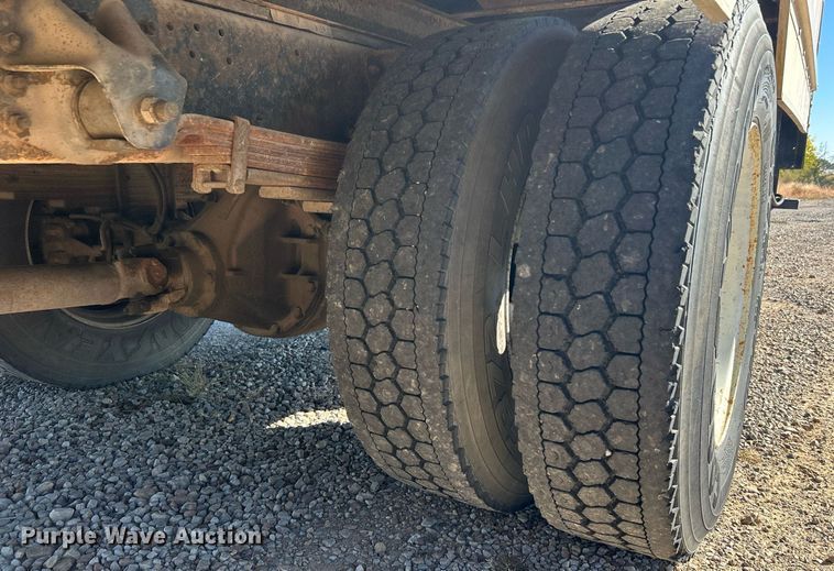 image for item DJ6381 1999 GMC C6500  box truck