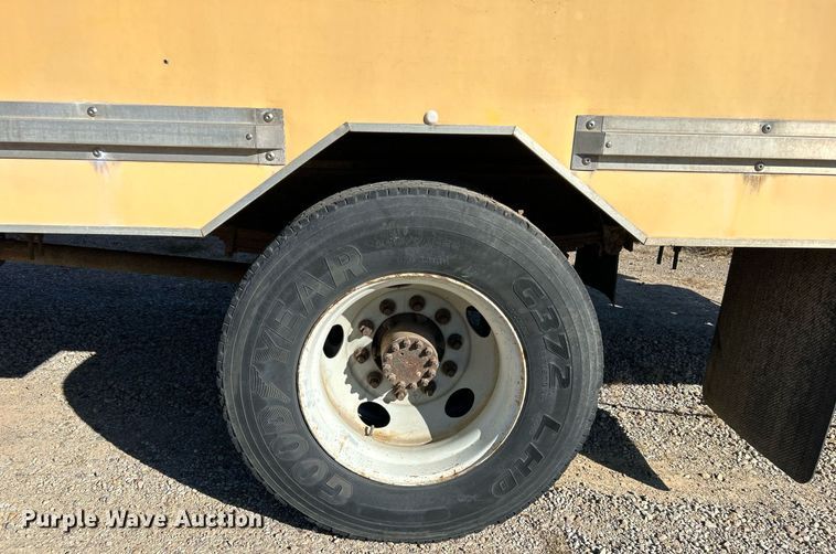 image for item DJ6381 1999 GMC C6500  box truck