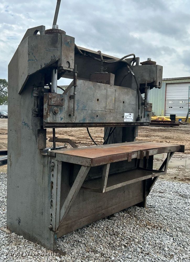 image for item DJ6395 Press brake