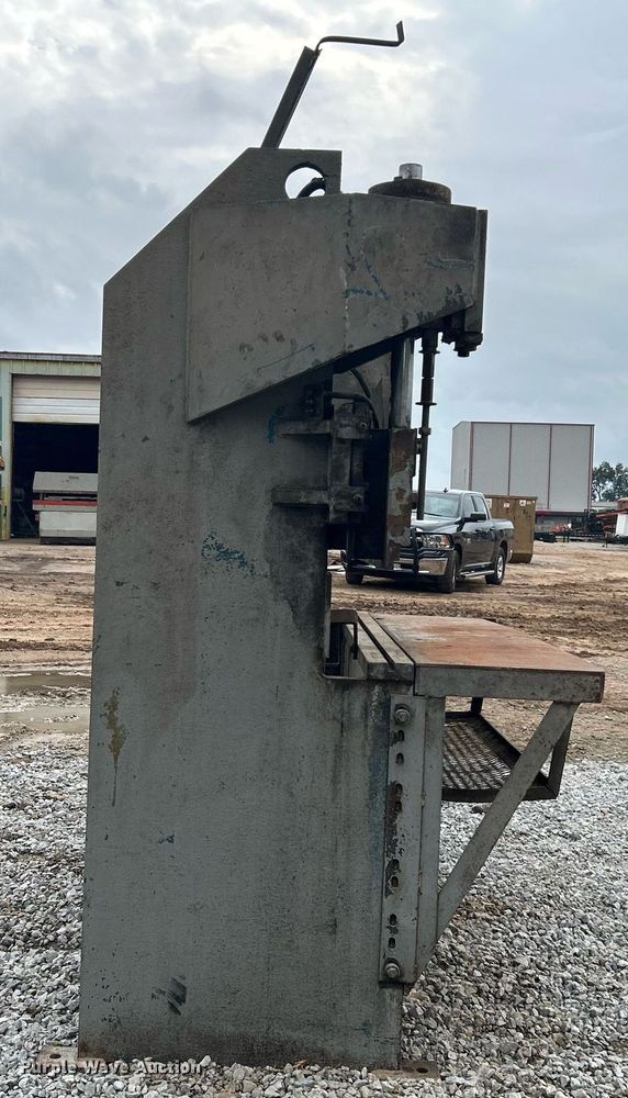 image for item DJ6395 Press brake