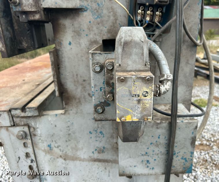 image for item DJ6395 Press brake