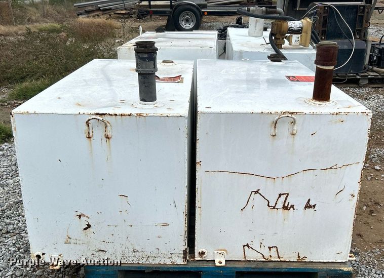 image for item DJ6400 (4) fuel tanks