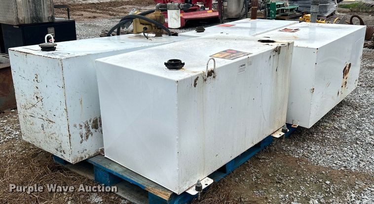 image for item DJ6400 (4) fuel tanks