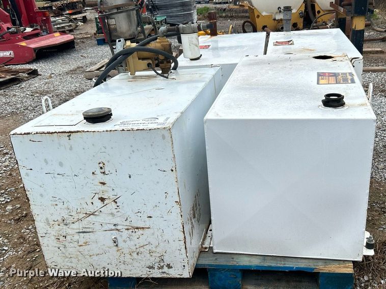 image for item DJ6400 (4) fuel tanks