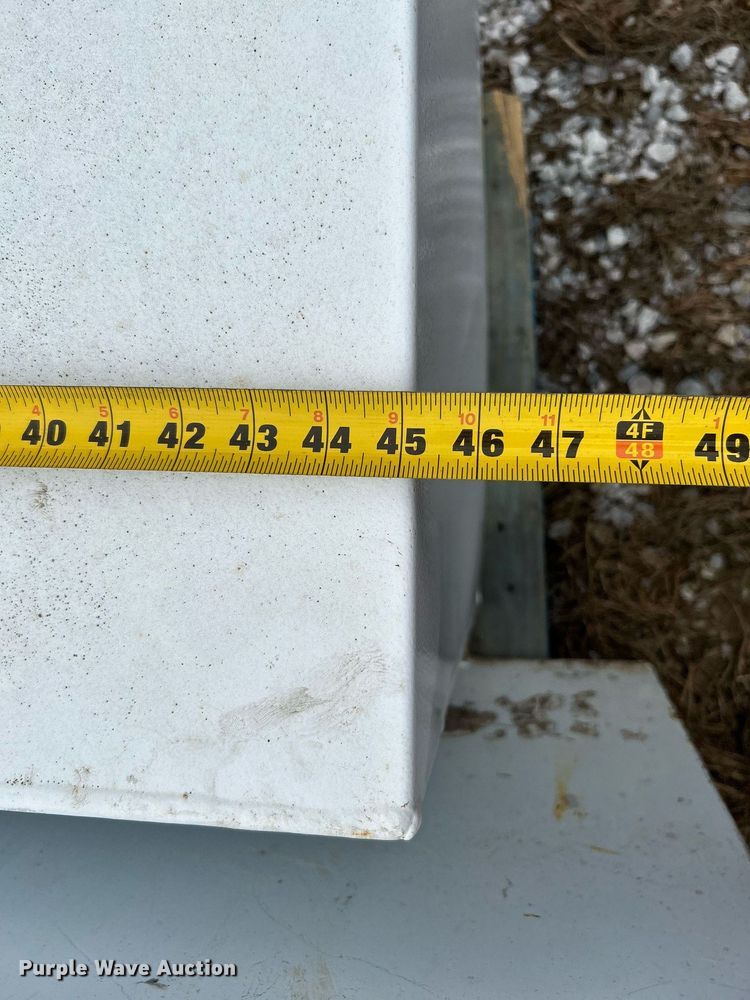 image for item DJ6400 (4) fuel tanks