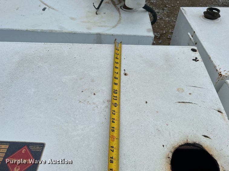 image for item DJ6400 (4) fuel tanks