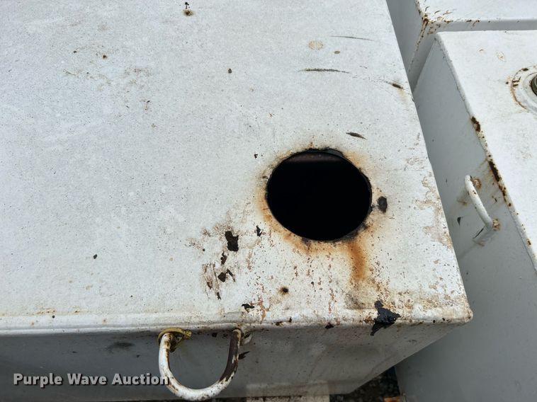 image for item DJ6400 (4) fuel tanks