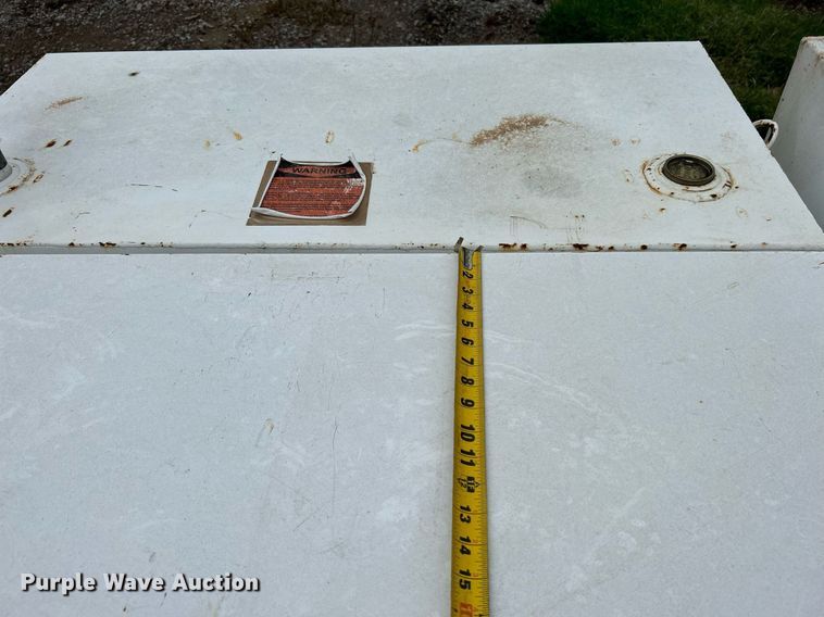 image for item DJ6400 (4) fuel tanks