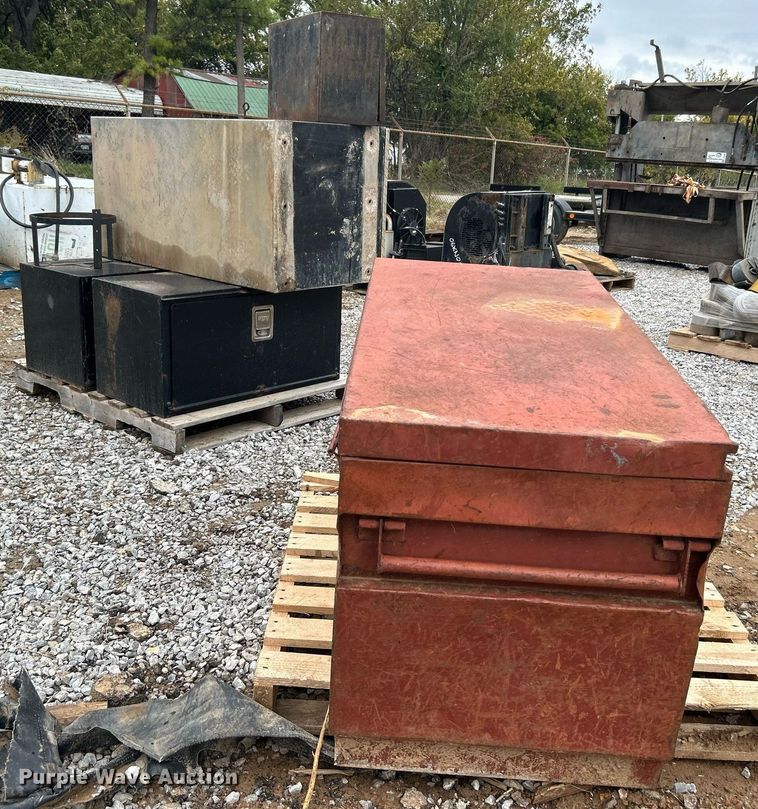 image for item DJ6402 (4) toolboxes