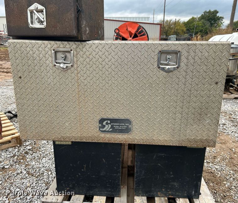 image for item DJ6402 (4) toolboxes