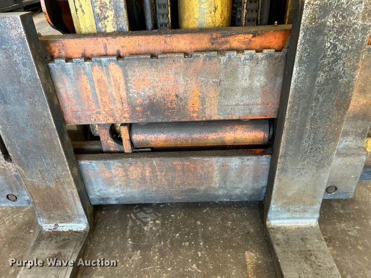 image for item DJ6420 2016 Yale K66C030G36  forklift