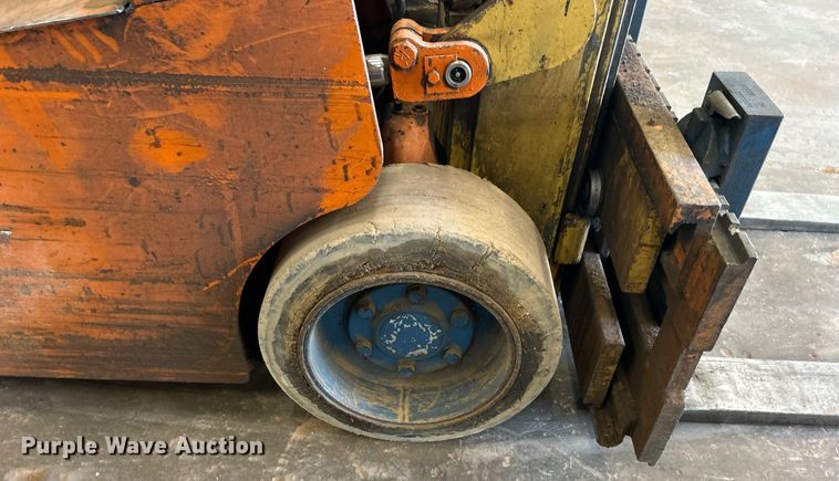 image for item DJ6420 2016 Yale K66C030G36  forklift