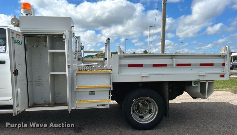 image for item DJ6427 2014 Dodge Ram 5500HD  flatbed truck