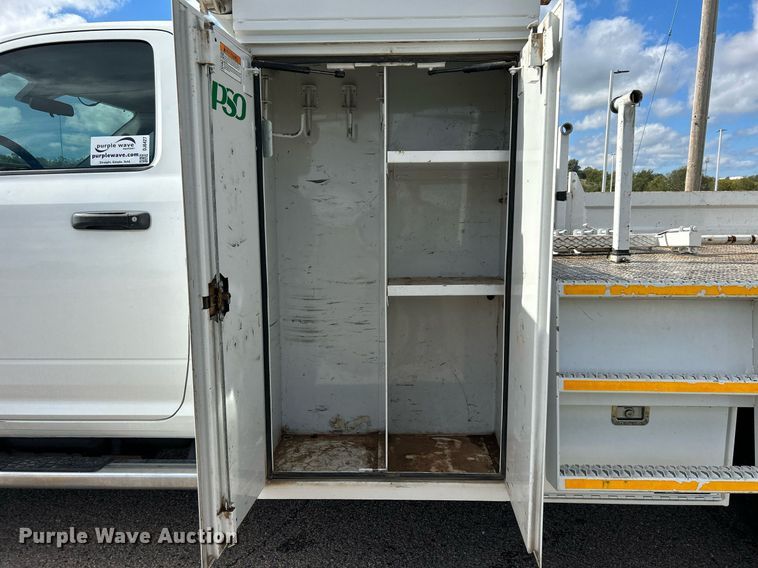 image for item DJ6427 2014 Dodge Ram 5500HD  flatbed truck