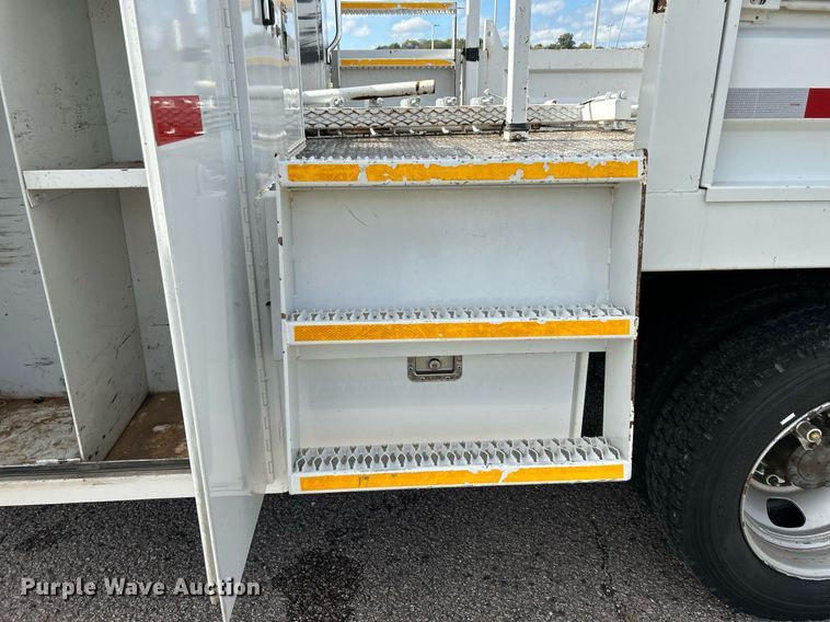 image for item DJ6427 2014 Dodge Ram 5500HD  flatbed truck