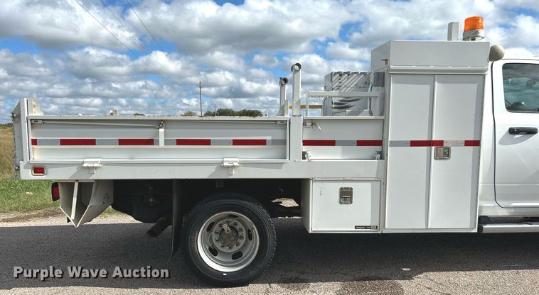 image for item DJ6427 2014 Dodge Ram 5500HD  flatbed truck