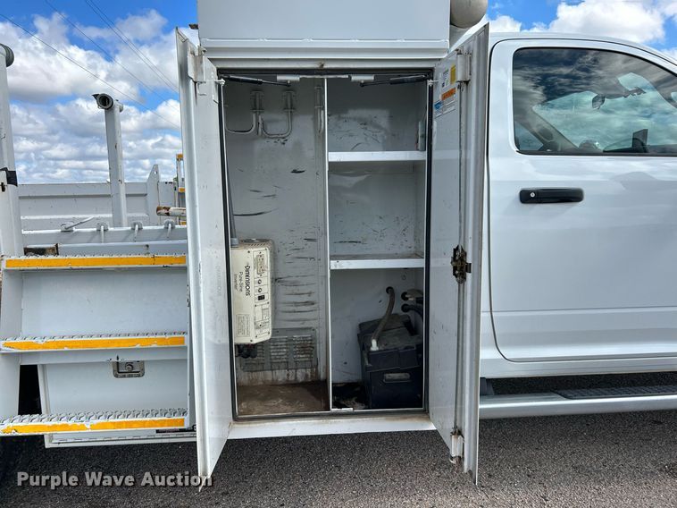 image for item DJ6427 2014 Dodge Ram 5500HD  flatbed truck