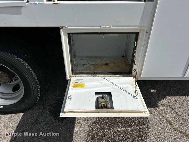 image for item DJ6427 2014 Dodge Ram 5500HD  flatbed truck