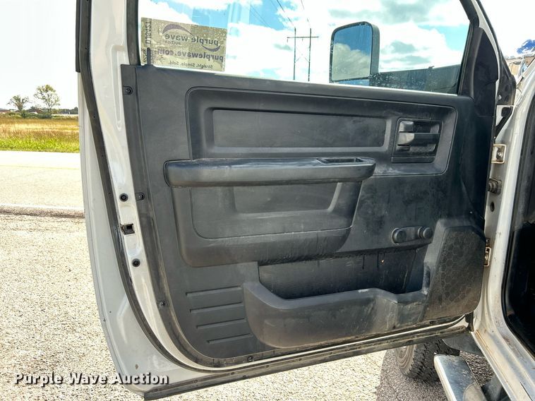 image for item DJ6427 2014 Dodge Ram 5500HD  flatbed truck