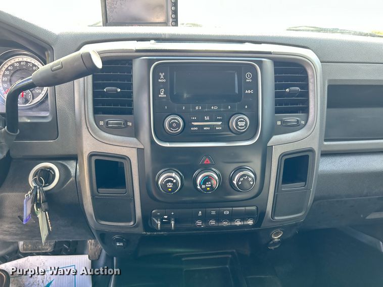 image for item DJ6427 2014 Dodge Ram 5500HD  flatbed truck