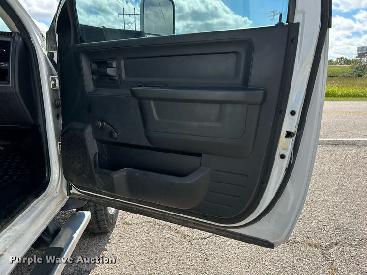 image for item DJ6427 2014 Dodge Ram 5500HD  flatbed truck