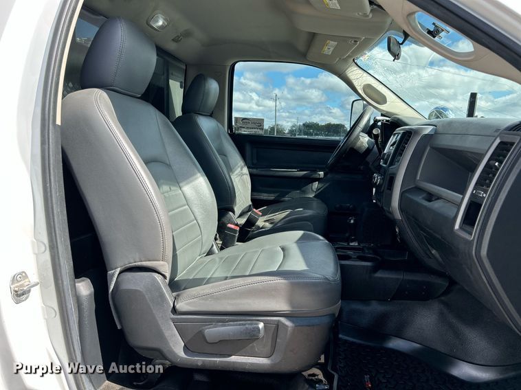 image for item DJ6427 2014 Dodge Ram 5500HD  flatbed truck