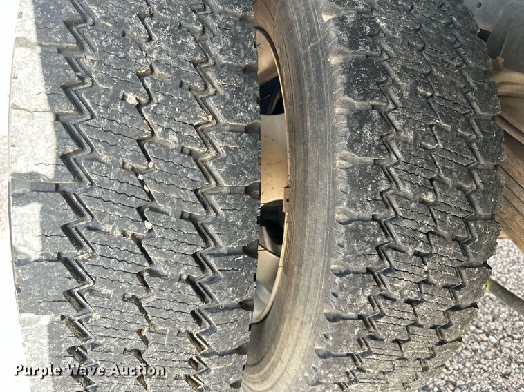 image for item DJ6427 2014 Dodge Ram 5500HD  flatbed truck