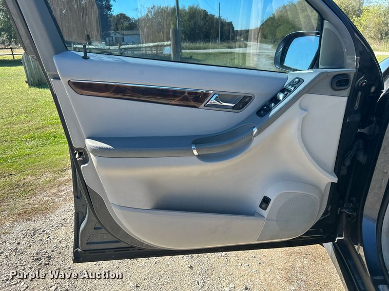 image for item DJ6433 2010 Mercedes Benz R350