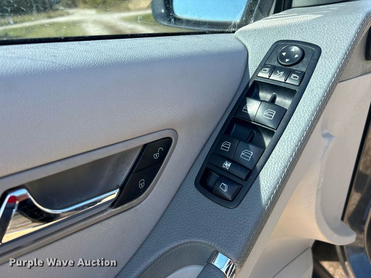 image for item DJ6433 2010 Mercedes Benz R350