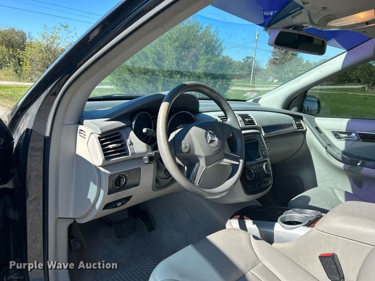 image for item DJ6433 2010 Mercedes Benz R350