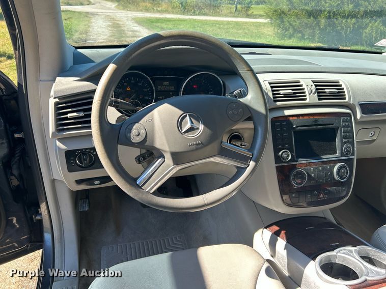 image for item DJ6433 2010 Mercedes Benz R350