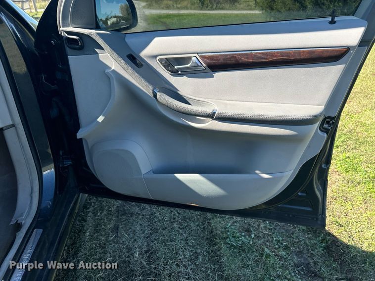 image for item DJ6433 2010 Mercedes Benz R350