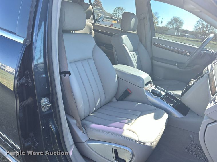 image for item DJ6433 2010 Mercedes Benz R350