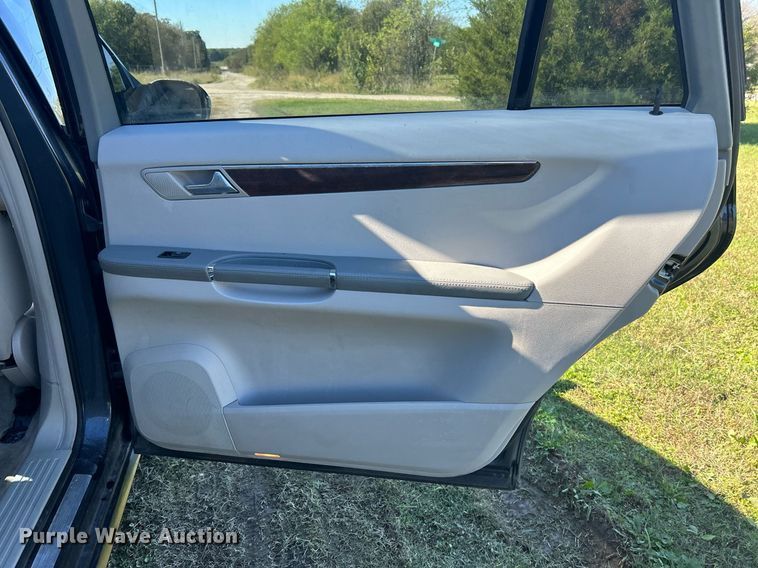 image for item DJ6433 2010 Mercedes Benz R350